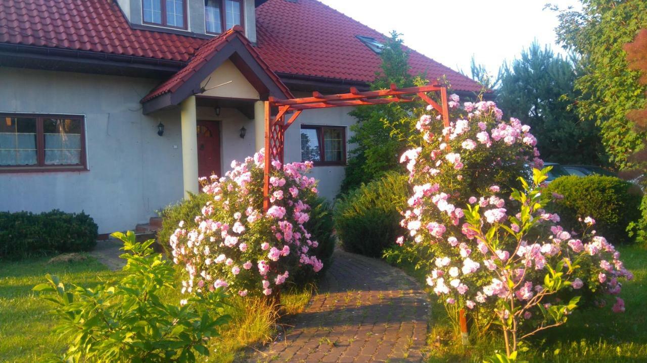 Comfortable House With Garden Manki Exterior foto